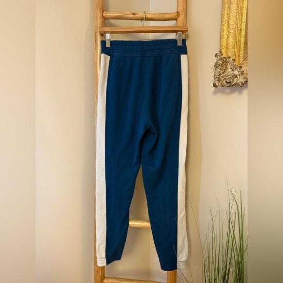 Fabletics Joggers Teal Aqua with White Side Stripe Zippet Pockets Small - Picture 3 of 4